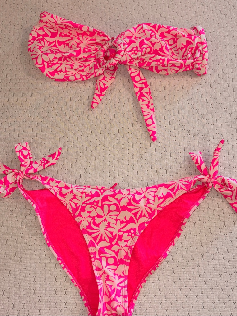 Heat Swimwear Women’s Size Medium Hot Pink Floral Tie Bikini Set